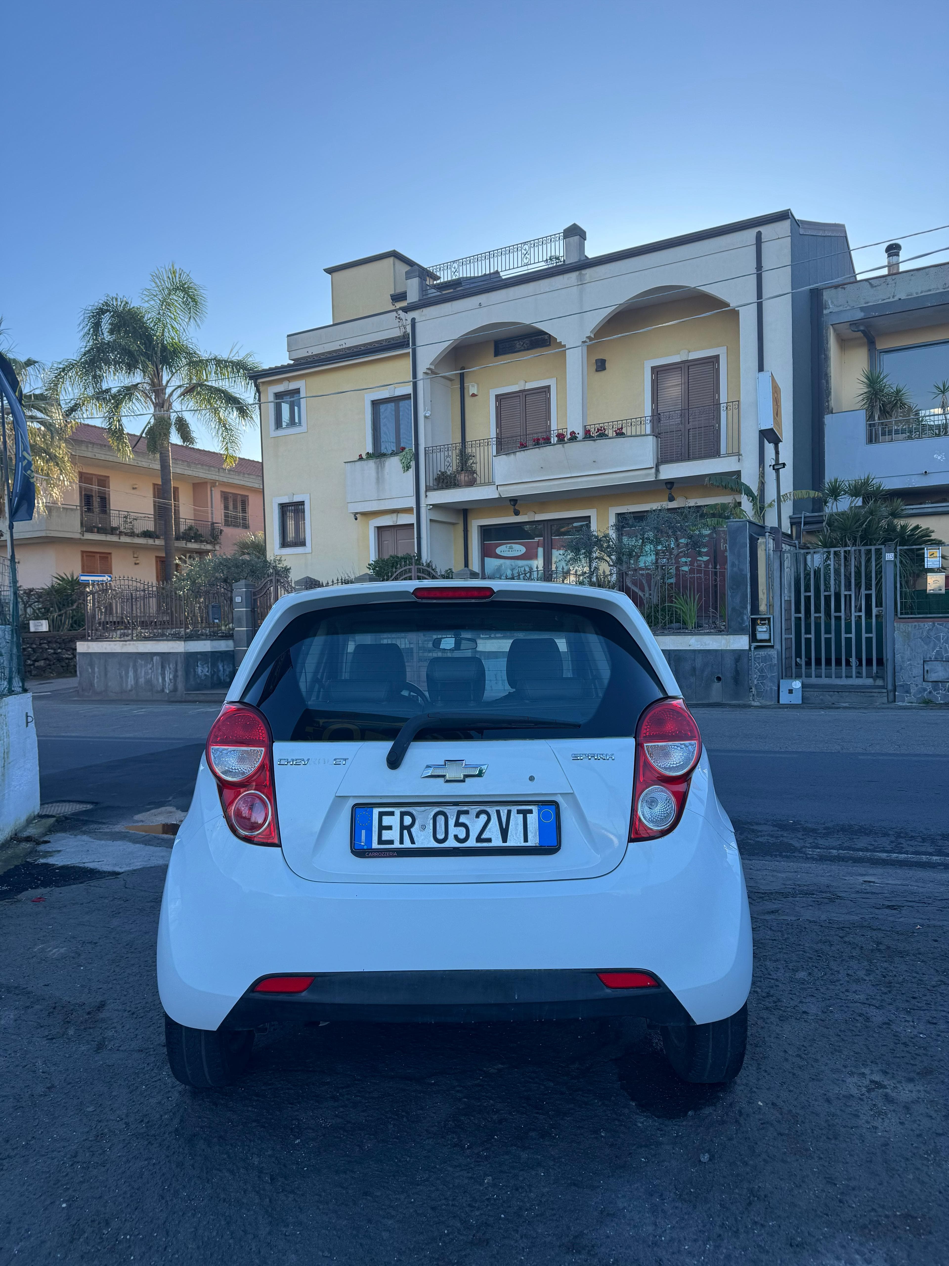 Chevrolet Spark thumb 6