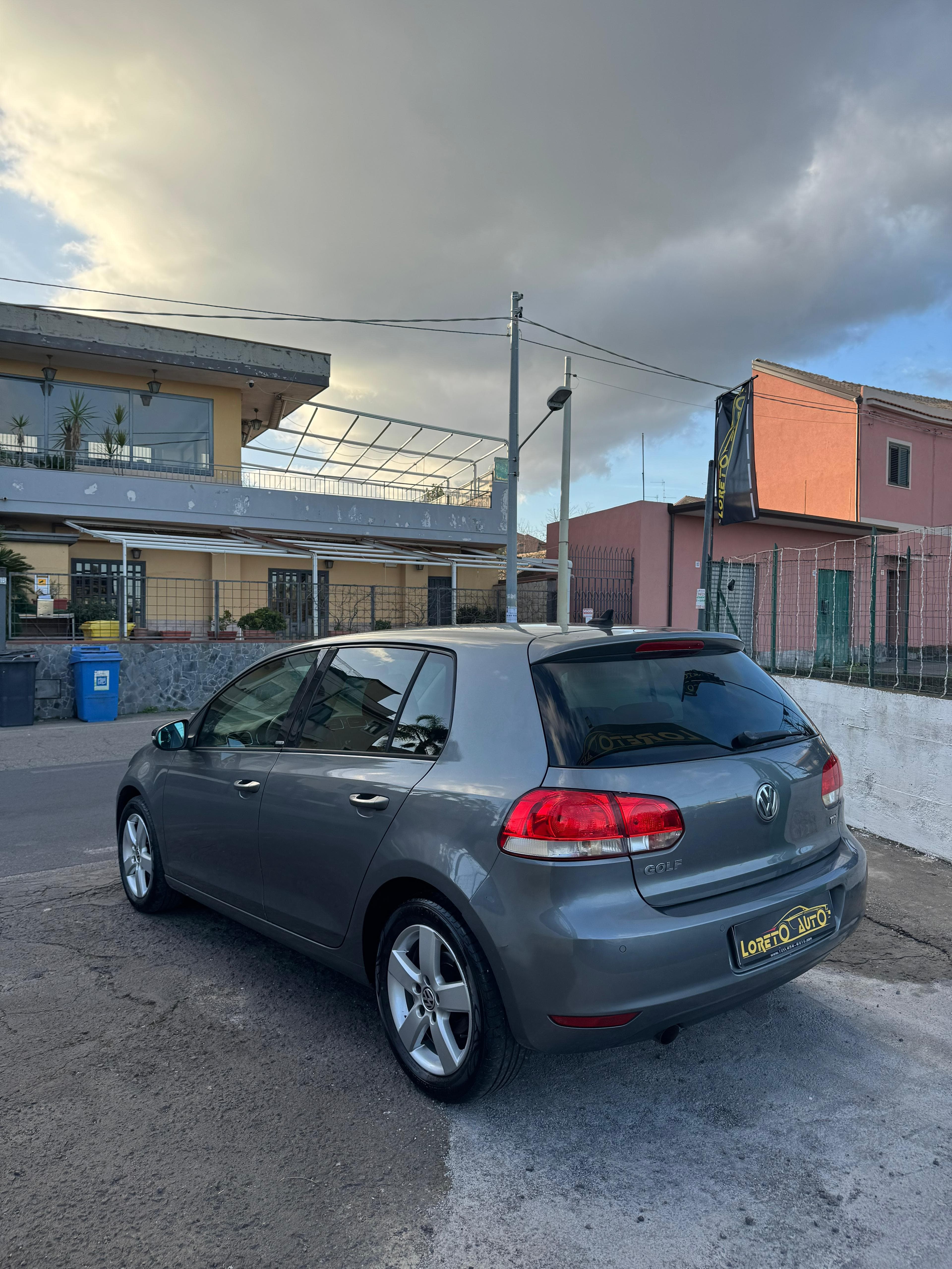 Volkswagen Golf 1.6 TDI 105 CV thumb 2